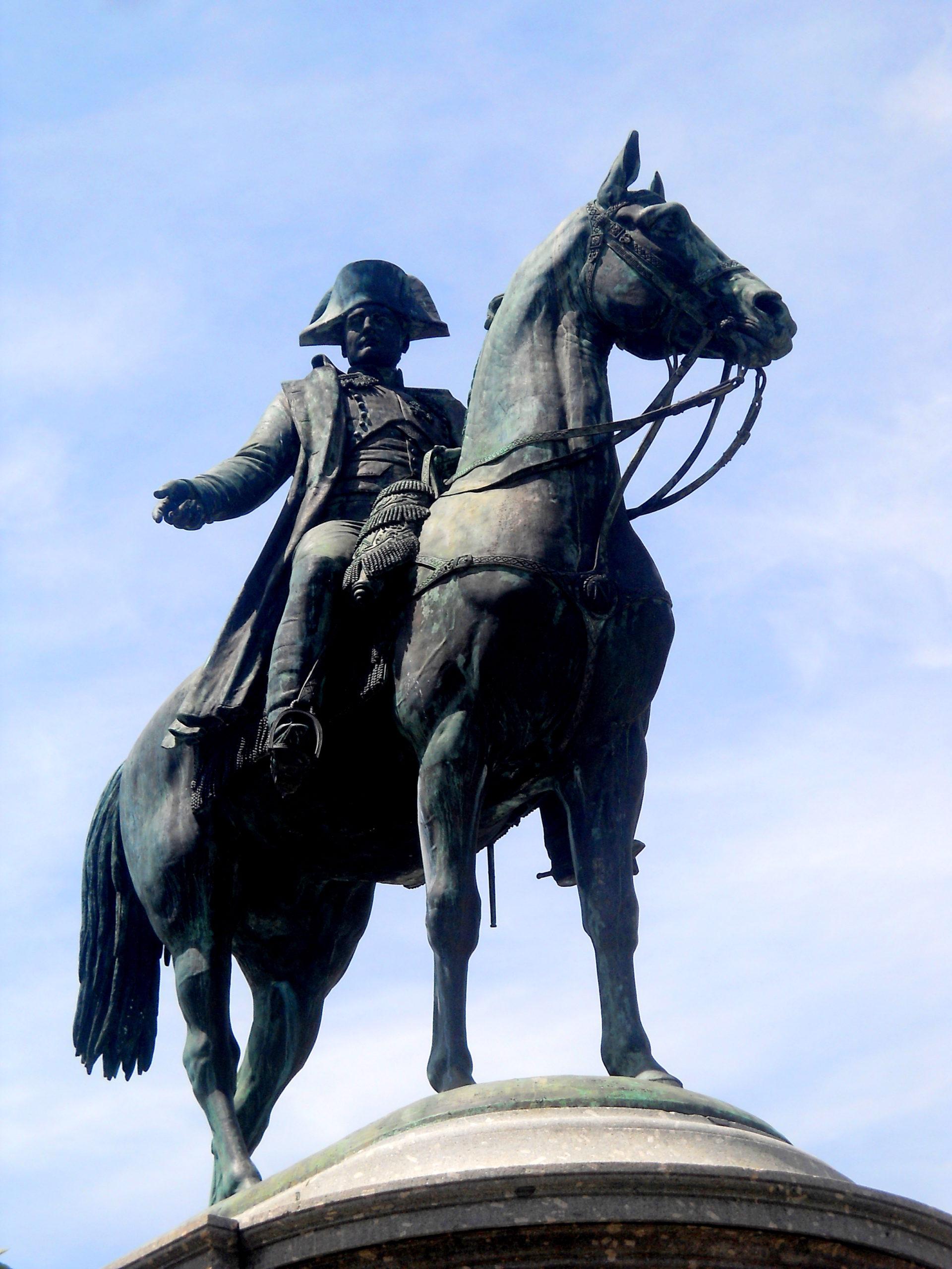 File:La Roche-sur-Yon. Statue de Napoléon par Alfred Emilien Ohara de Niewerkerke (1854).JPG